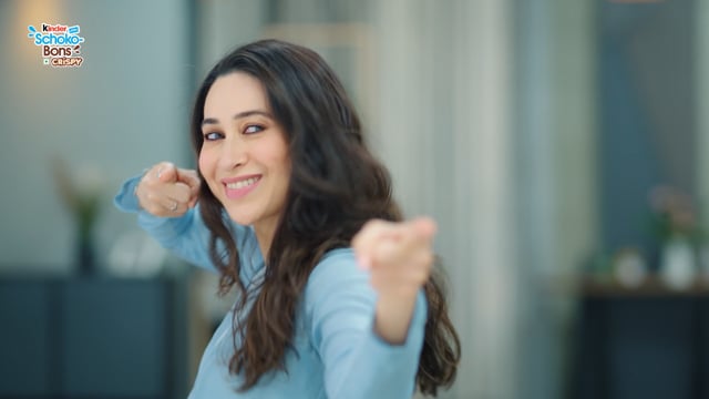 Kinder Schoko Bons Crispy feat Karisma Kapoor